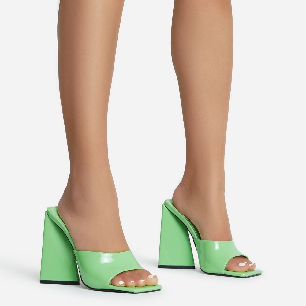 NWT EGO AVALON SQUARE PEEP TOE SCULPTURED FLARED BLOCK HEEL MULE IN GREEN PATENT